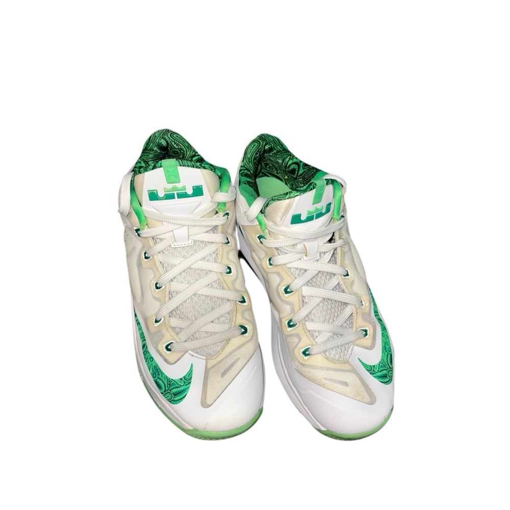 Nike Max LeBron 11 Low‎ "Easter". Green and white size 8